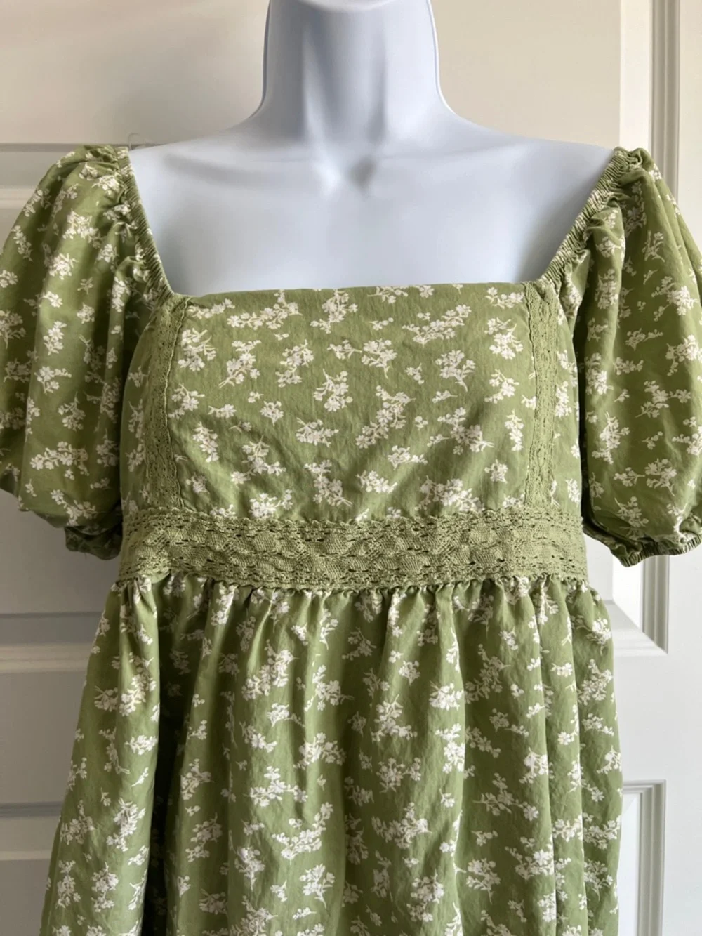 CELEBRITY PINK Boho Cottagecore Babydoll Abercrombie Size M Floral Crochet - Picture 3 of 5